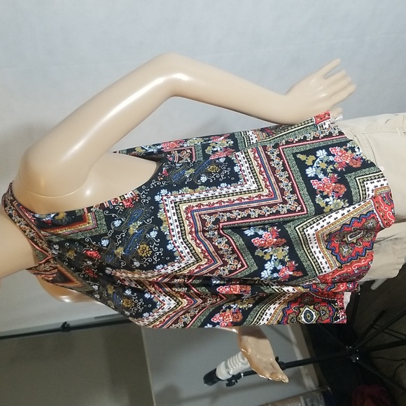 H.I.P Sleeveless Top size L - Picture 2 of 5